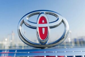Logo Toyota : histoire, signification et évolution des 3 ellipses iconiques