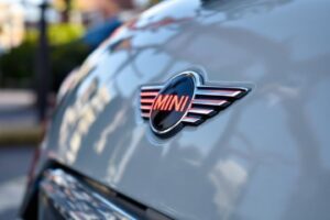 Voyant moteur Mini Cooper : causes et solutions efficaces